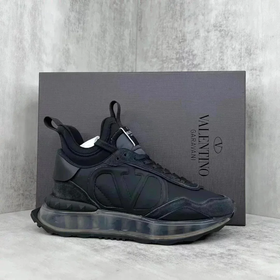 Valentino „Born in Roma“ schwarze Turnschuhe