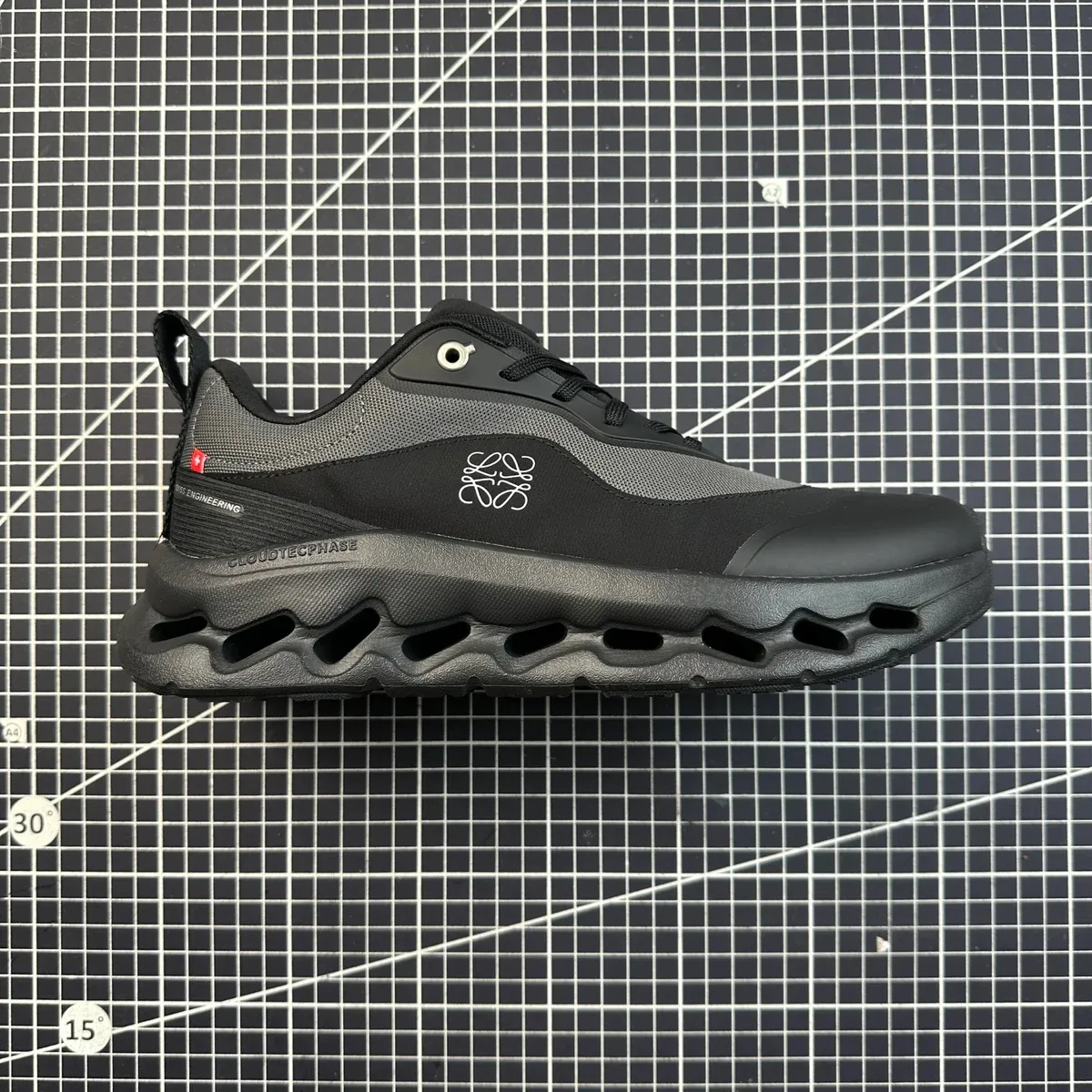 On Running Cloud x Loewe Schwarz/Graue Turnschuhe