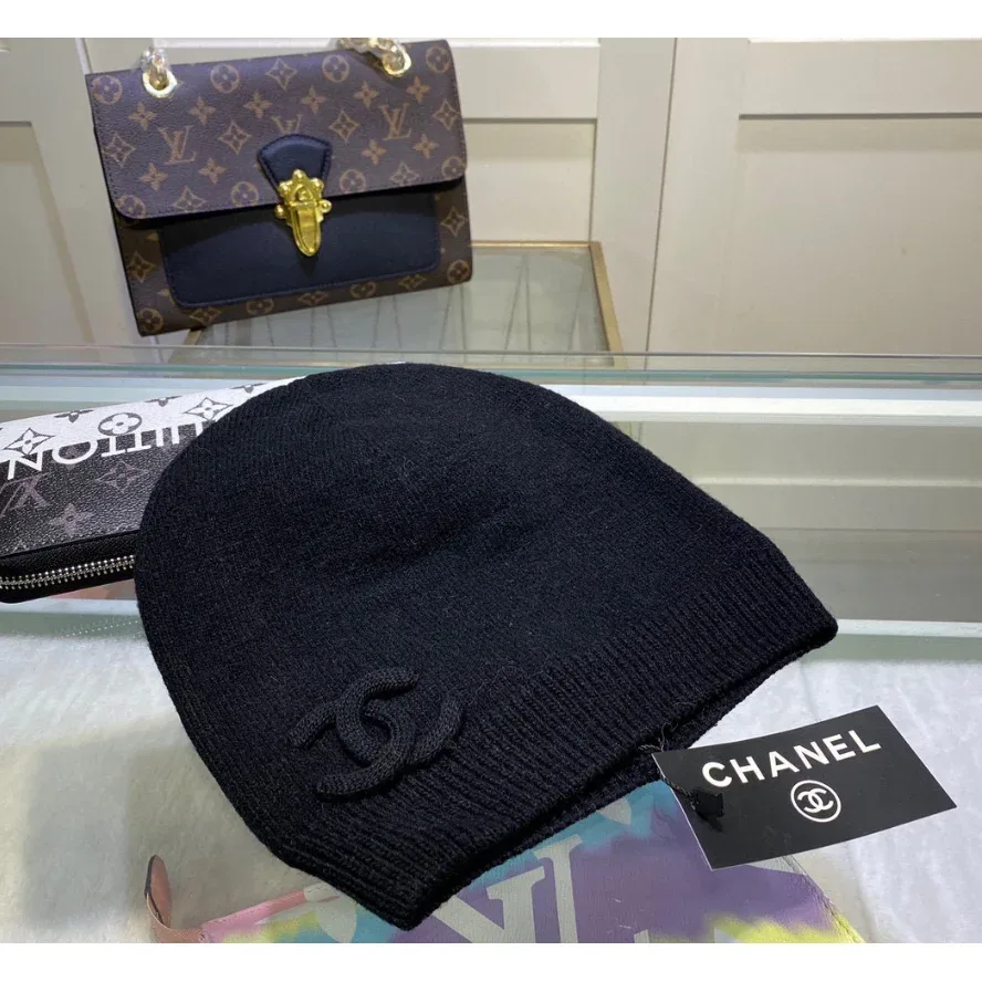 Chanel Black Interlocking CC Knit Beanie